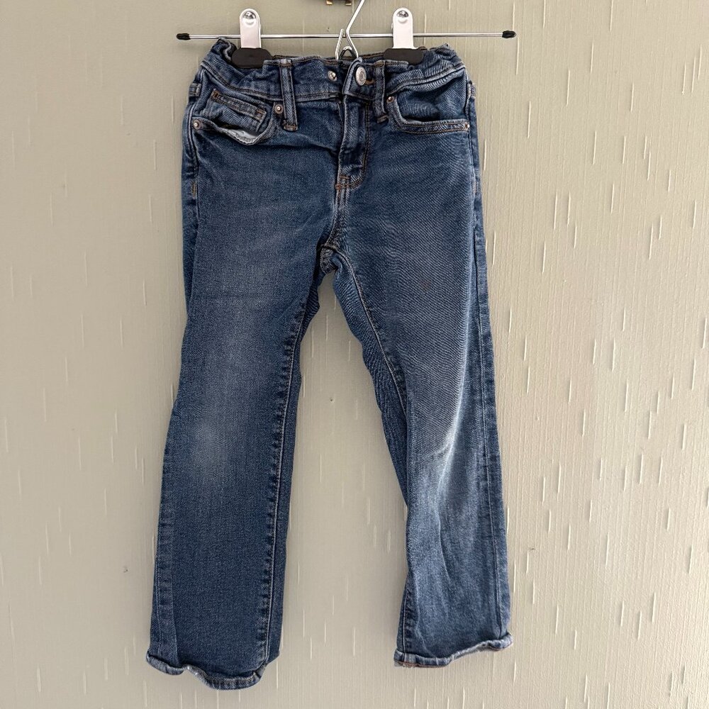 Boys Old Navy Size 5 Straight Jeans.